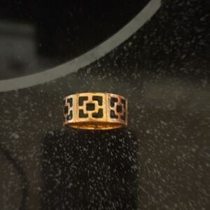 Elegant Gold and Black Men's Patterned Ring